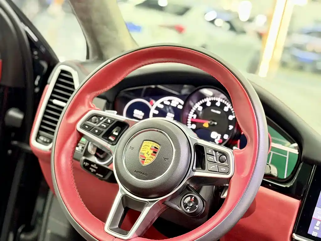 Porsche Cayenne — миниатюра 4