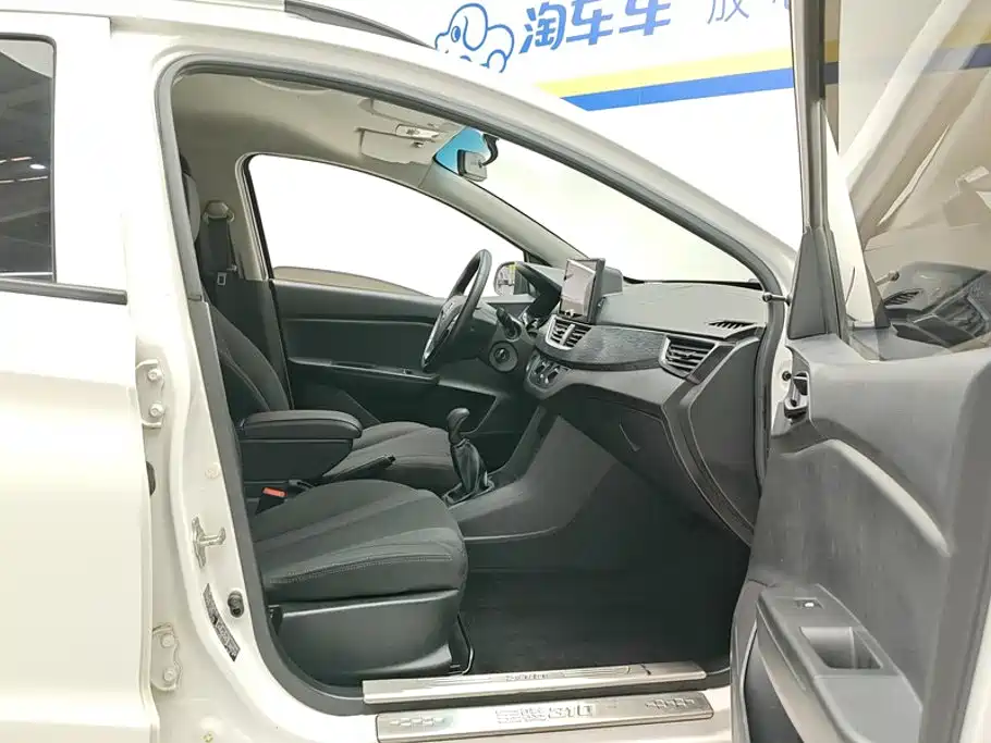 Baojun 310 — миниатюра 8