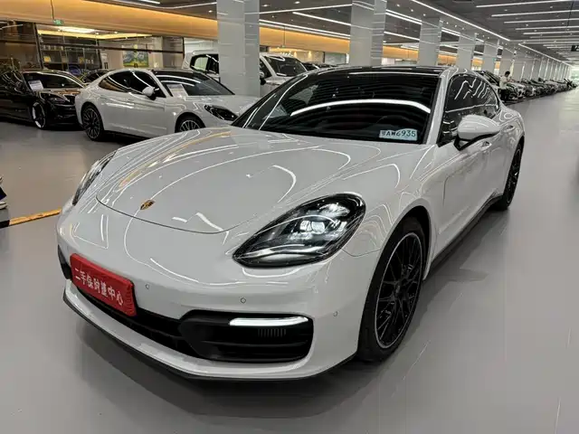 PORSCHE PANAMERA 2022