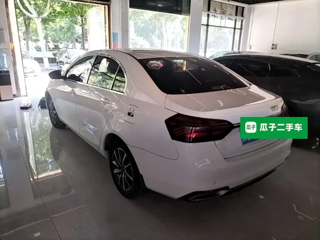 Geely Emgrand — миниатюра 5