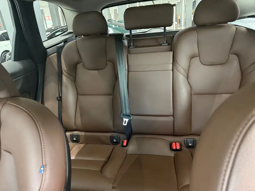 Volvo XC60 — миниатюра 7