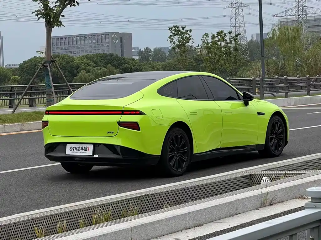 XPeng P7 — миниатюра 10