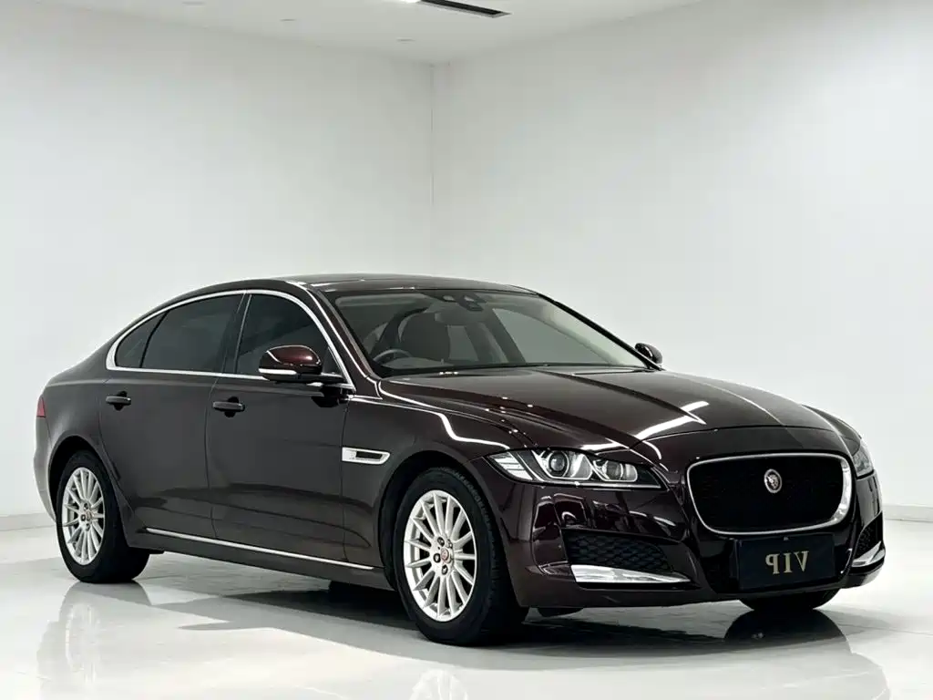 Jaguar XFL — миниатюра 3