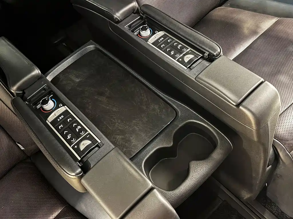 Toyota Alphard — миниатюра 22