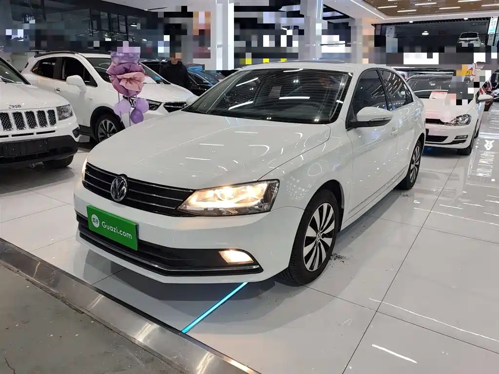 Volkswagen Sagitar 2018