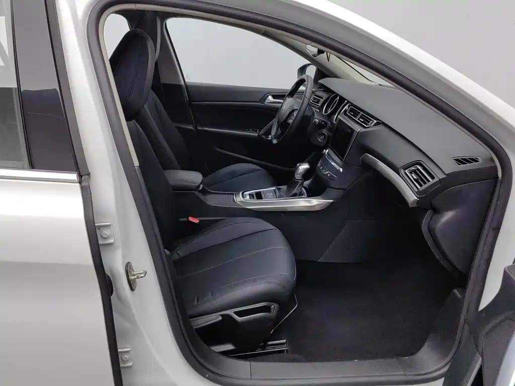 Peugeot 408 — миниатюра 23