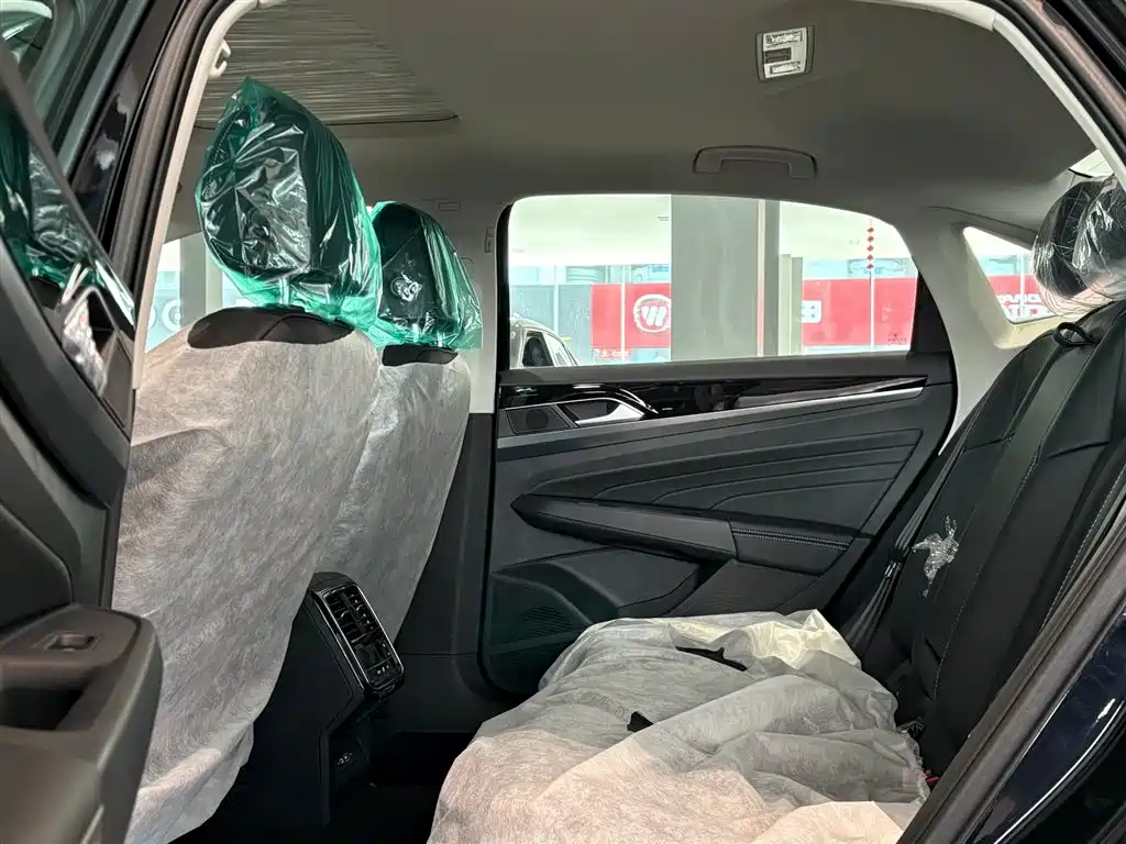 Volkswagen 帕萨特插电混动 — миниатюра 10