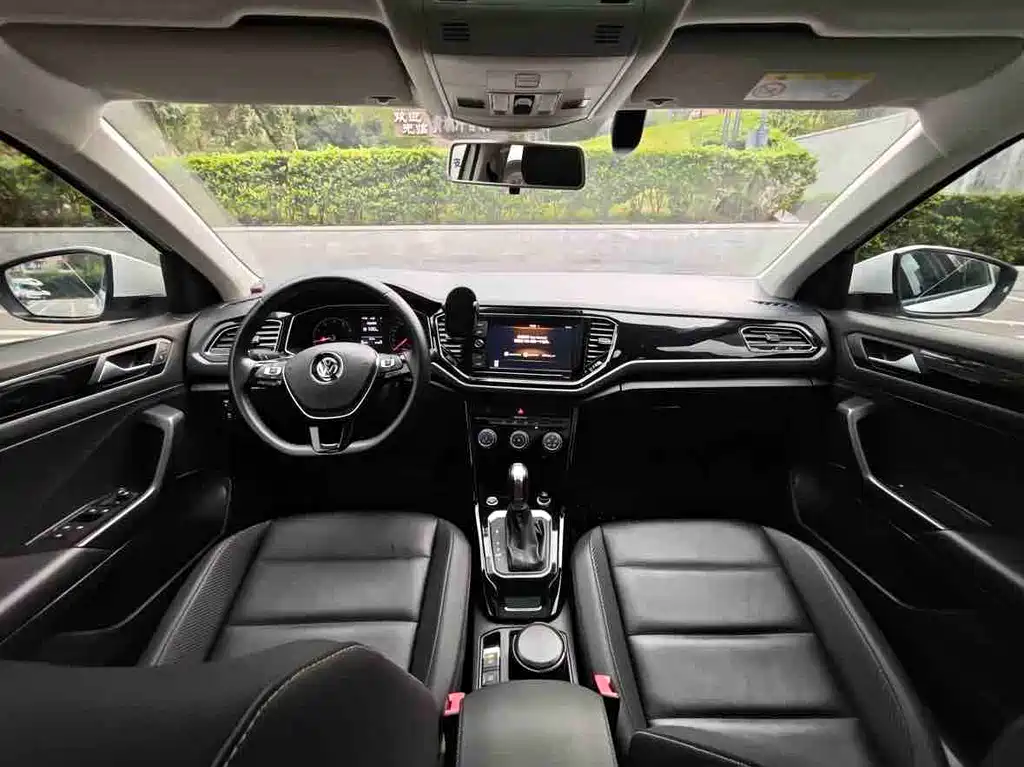 Volkswagen T-Roc — миниатюра 17