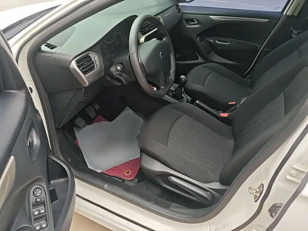 Citroen Elysee — миниатюра 16