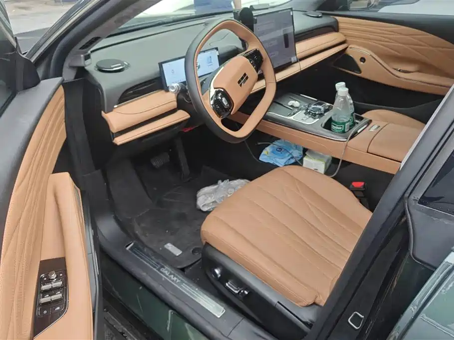 Geely Galaxy Galaxy 8 8 2025 130km EM-P
