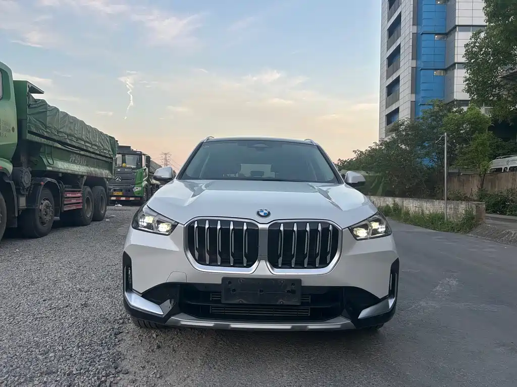 BMW iX1 — миниатюра 2