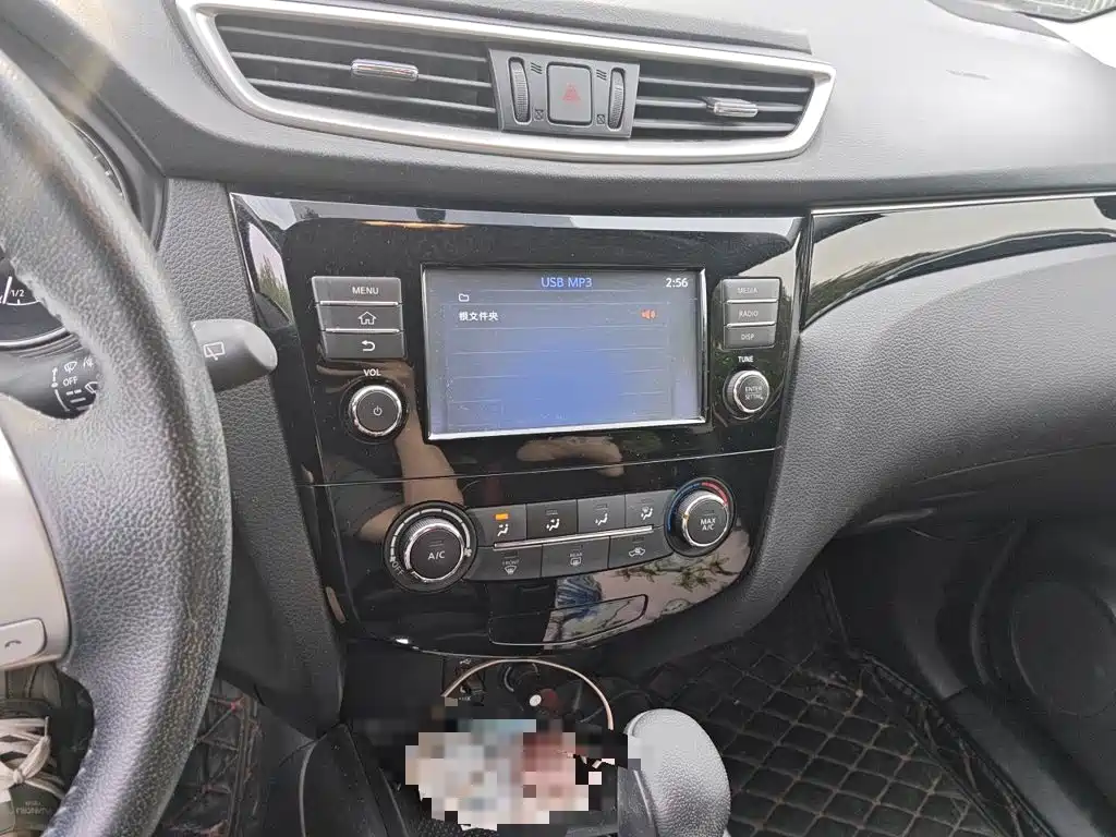 Nissan Qashqai — миниатюра 10