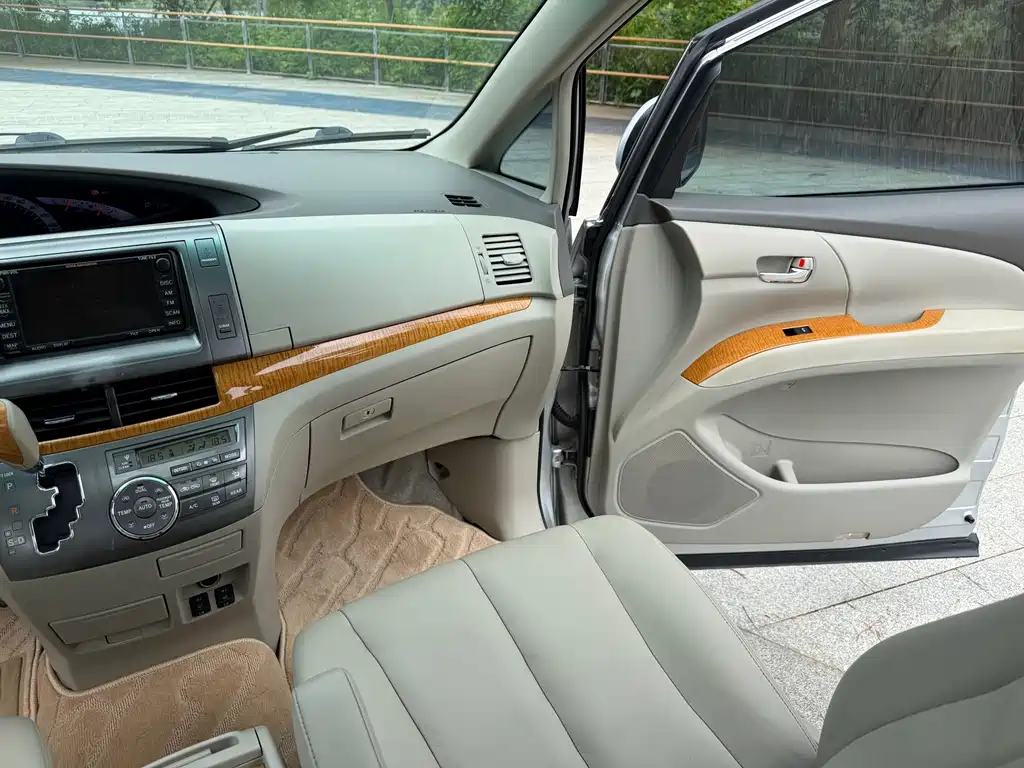 Toyota Previa — миниатюра 13