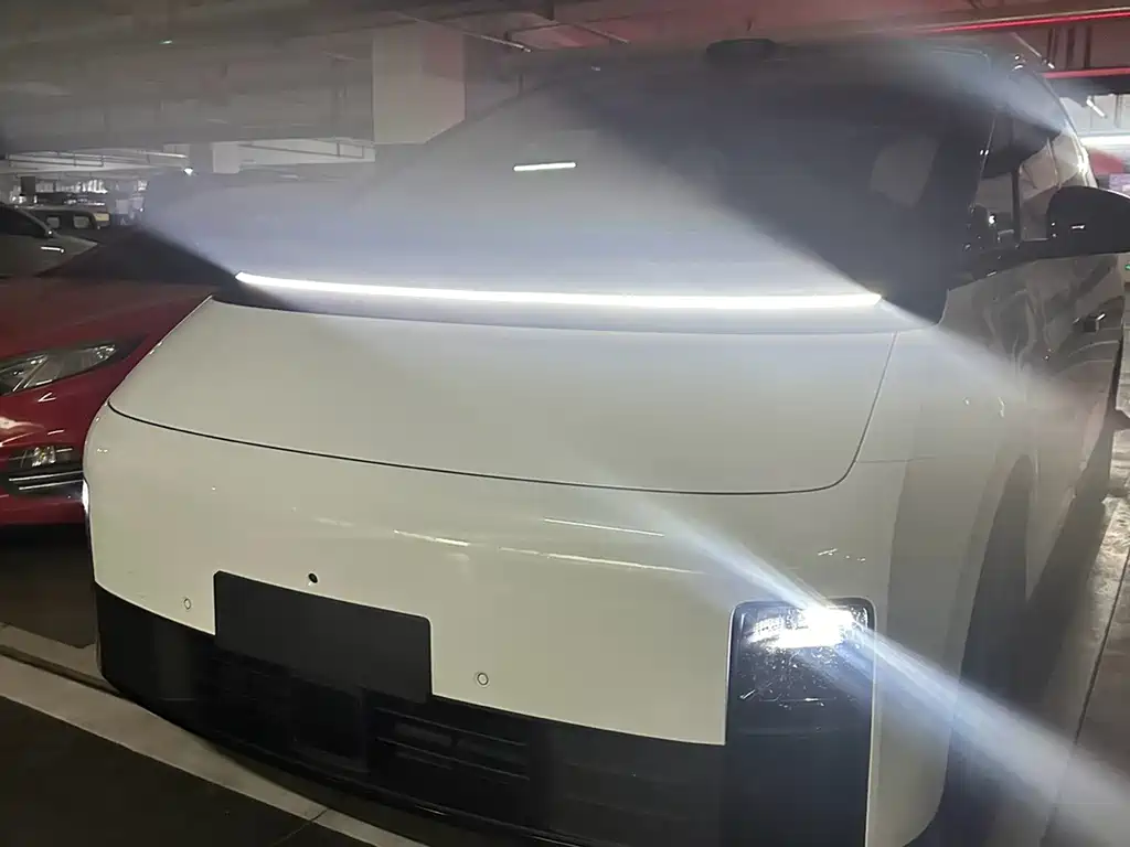 Li Auto Li MEGA