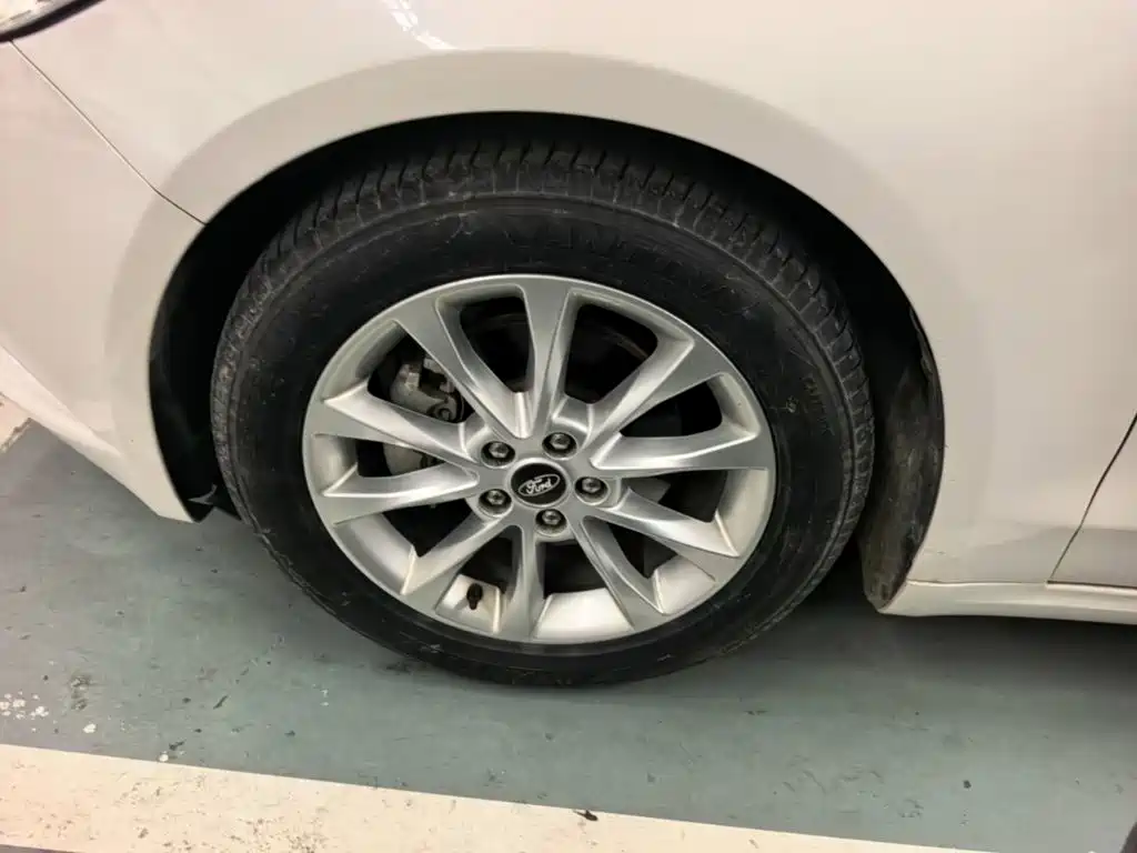 Ford Mondeo — миниатюра 23