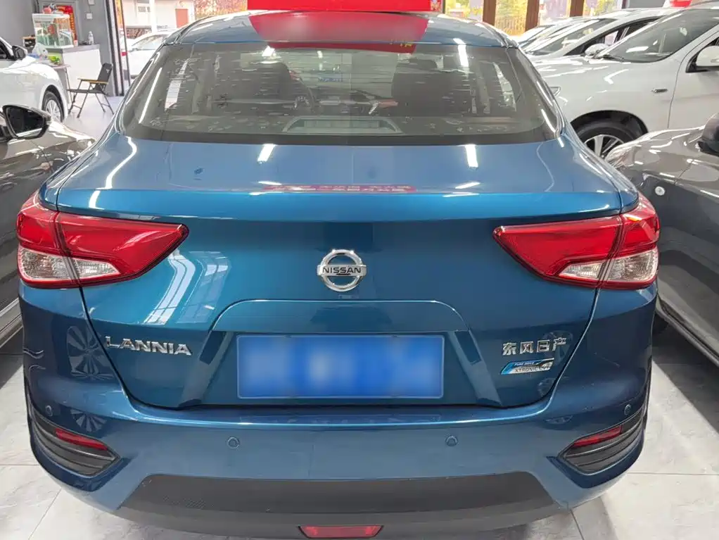 Nissan Bluebird — миниатюра 10