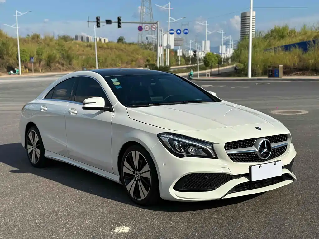 MERCEDES-BENZ CLA