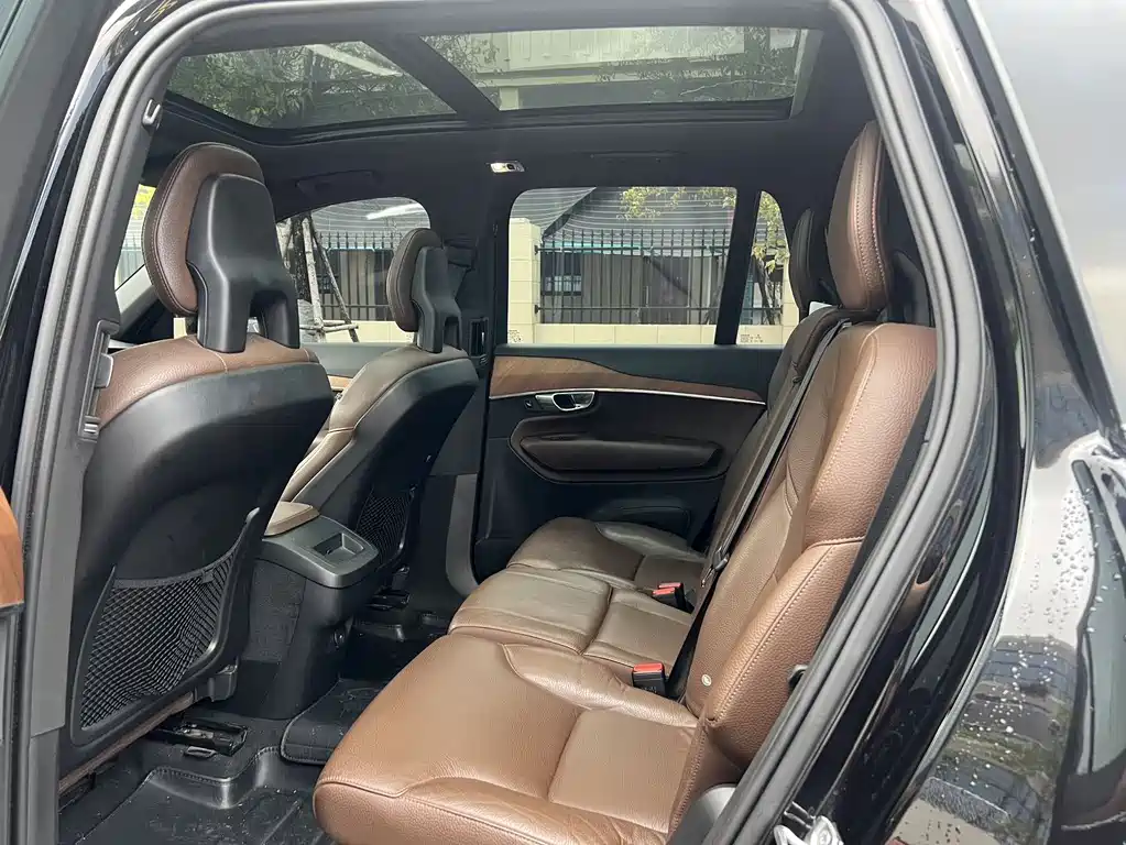 Volvo XC90 2021 B5 Luxury 5 мест