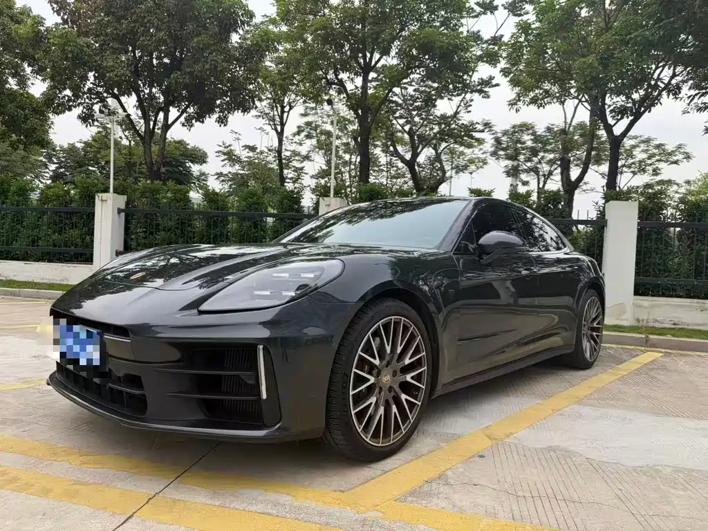 2024 Porsche Panamera - zdjęcie 1 z 12