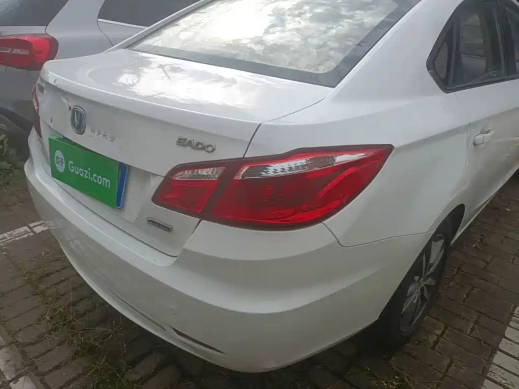 Changan Eado — миниатюра 8