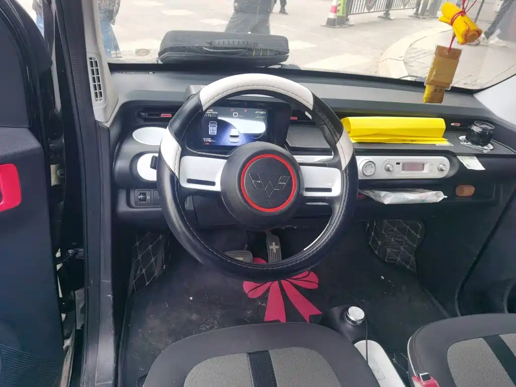 Wuling MINIEV — миниатюра 11