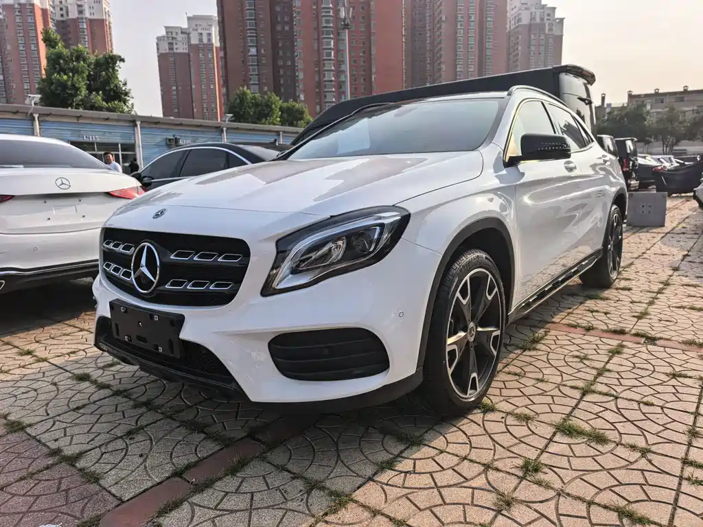 Mercedes-Benz GLA