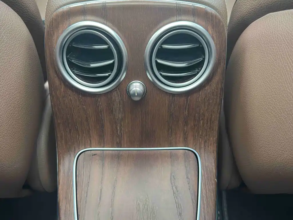 Mercedes-Benz E-Class — миниатюра 18
