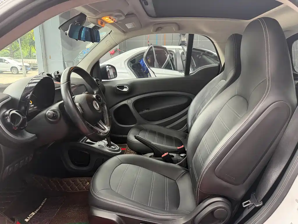 smart Smart Fortwo — миниатюра 7
