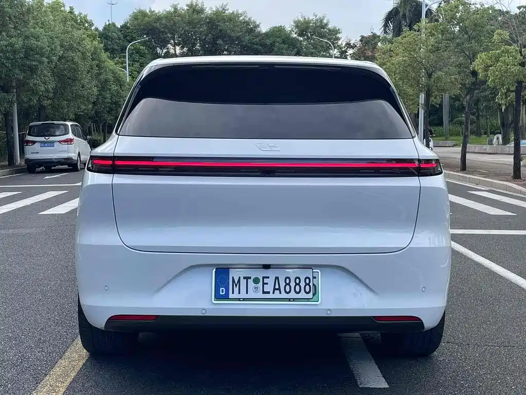 Li Auto L6 2024 Pro
