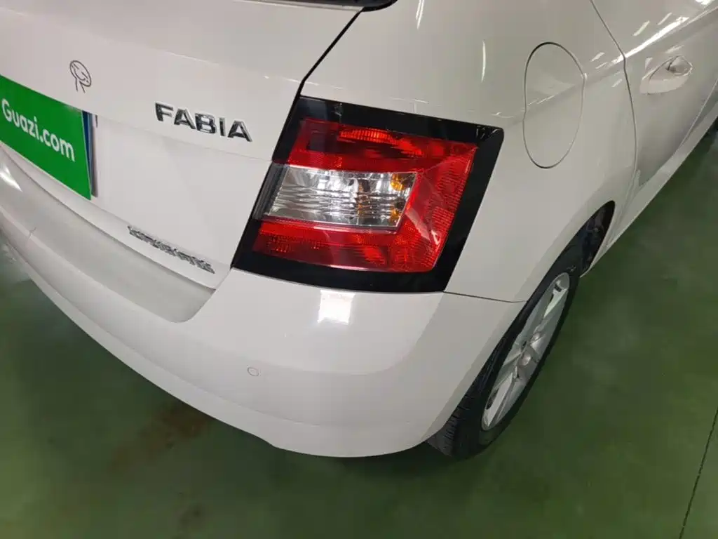 Skoda Fabia — миниатюра 8