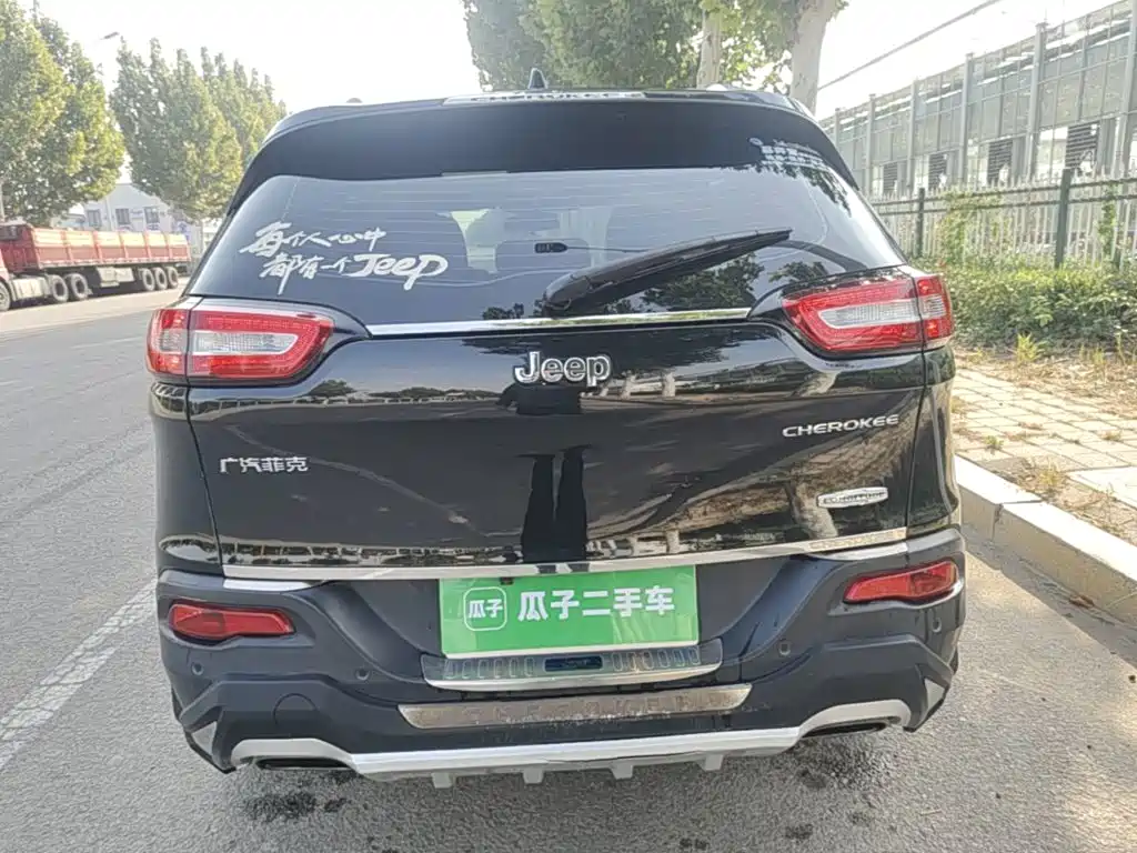 Jeep Cherokee — миниатюра 6