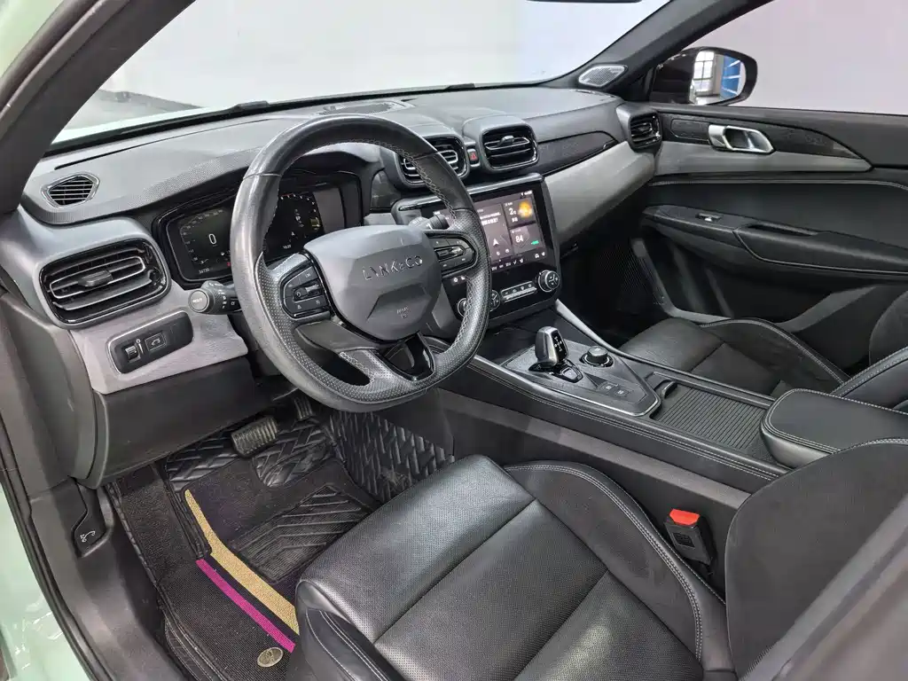 LYNK & CO. 02 HATCHBACK