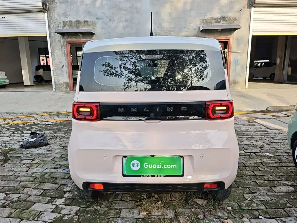 Wuling MINIEV — миниатюра 6
