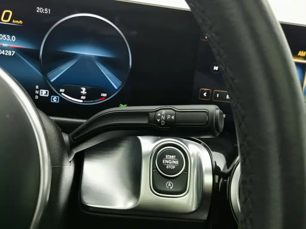 Mercedes-Benz GLB — миниатюра 13