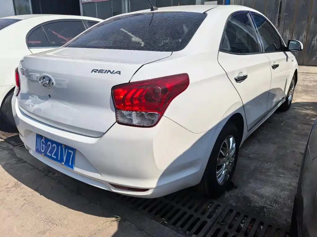 Hyundai Verna — миниатюра 3