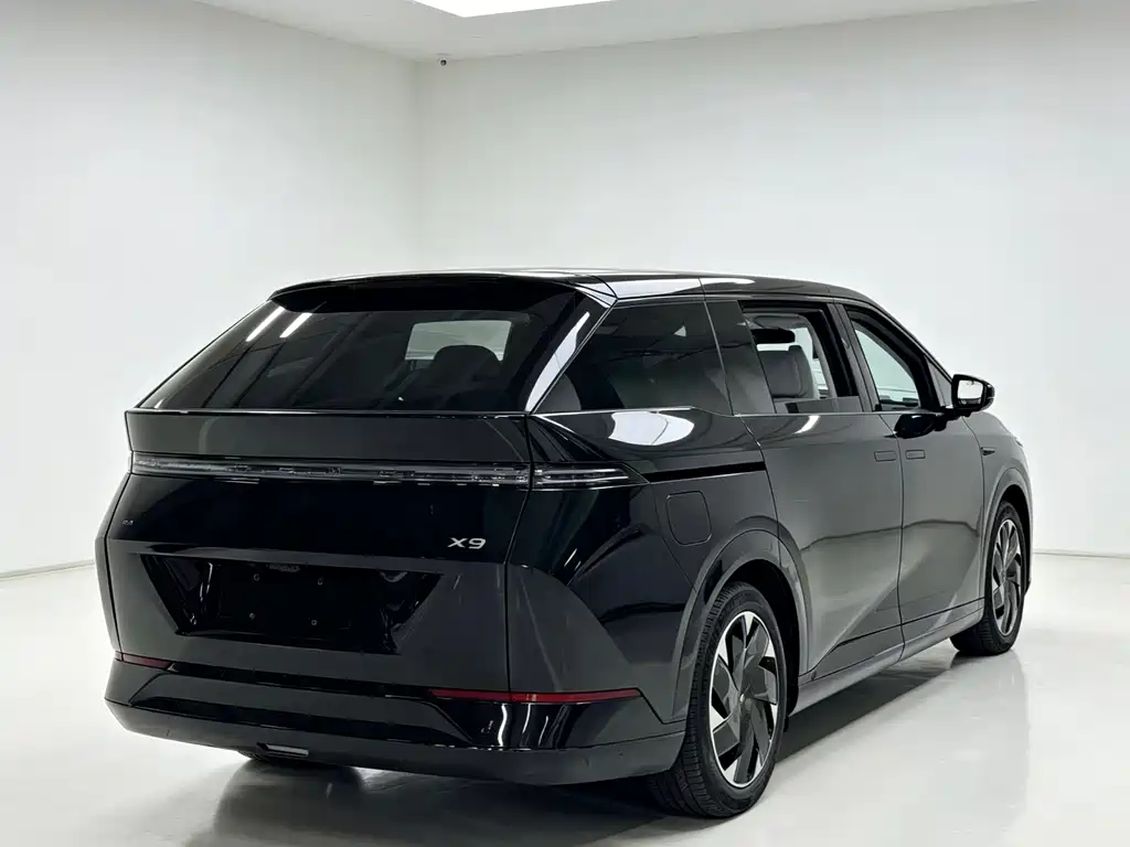 XPeng X9 — миниатюра 11