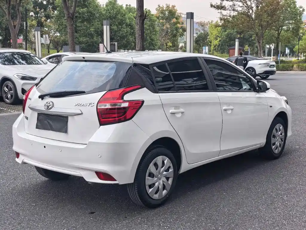 Toyota Vios FS — миниатюра 6