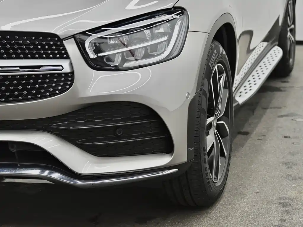 MERCEDES-BENZ GLC