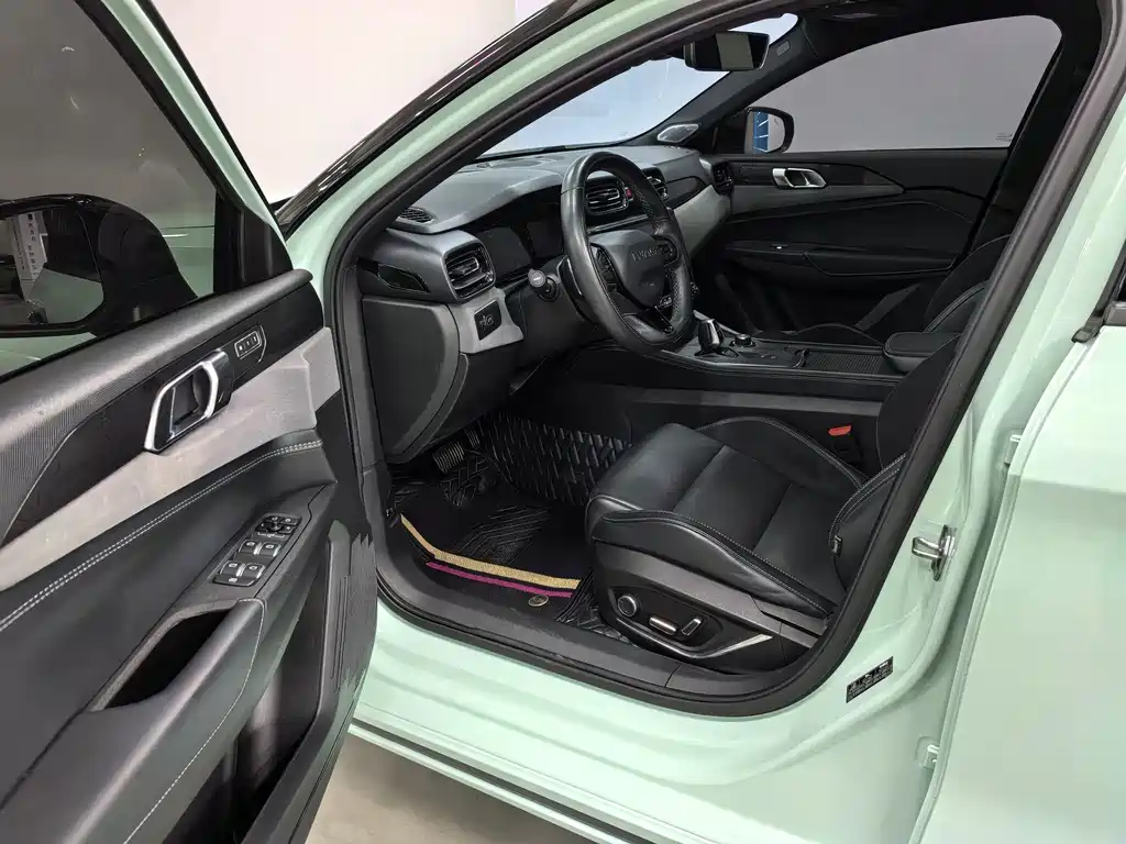 LYNK & CO. 02 HATCHBACK