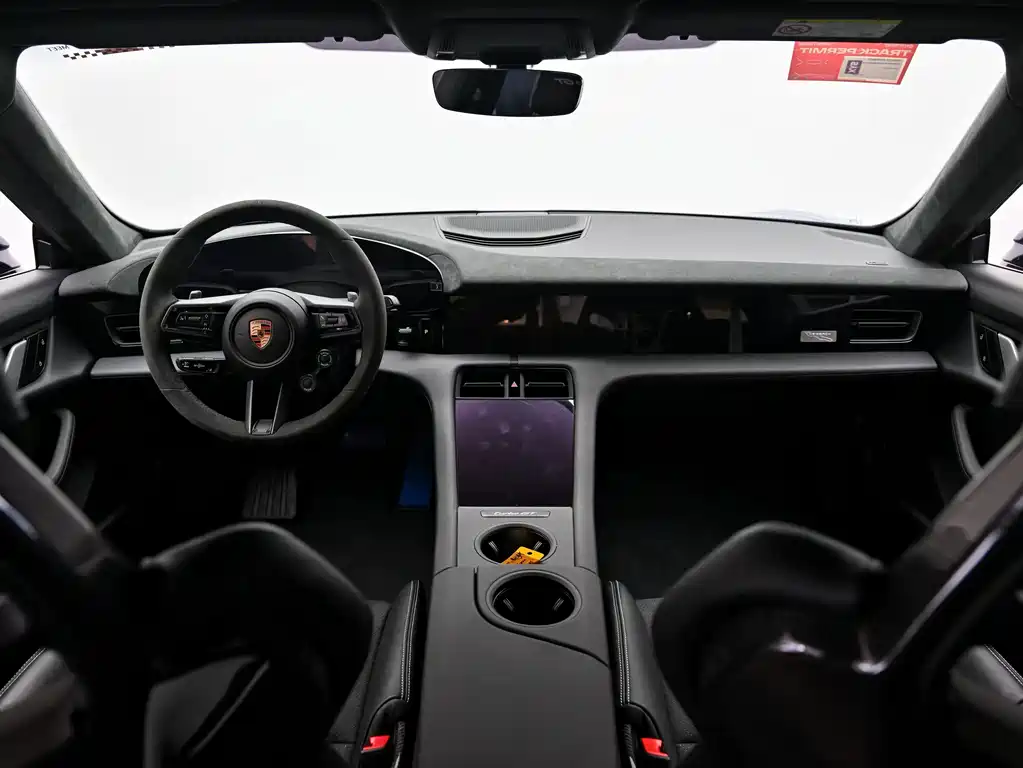 Porsche Taycan — миниатюра 11