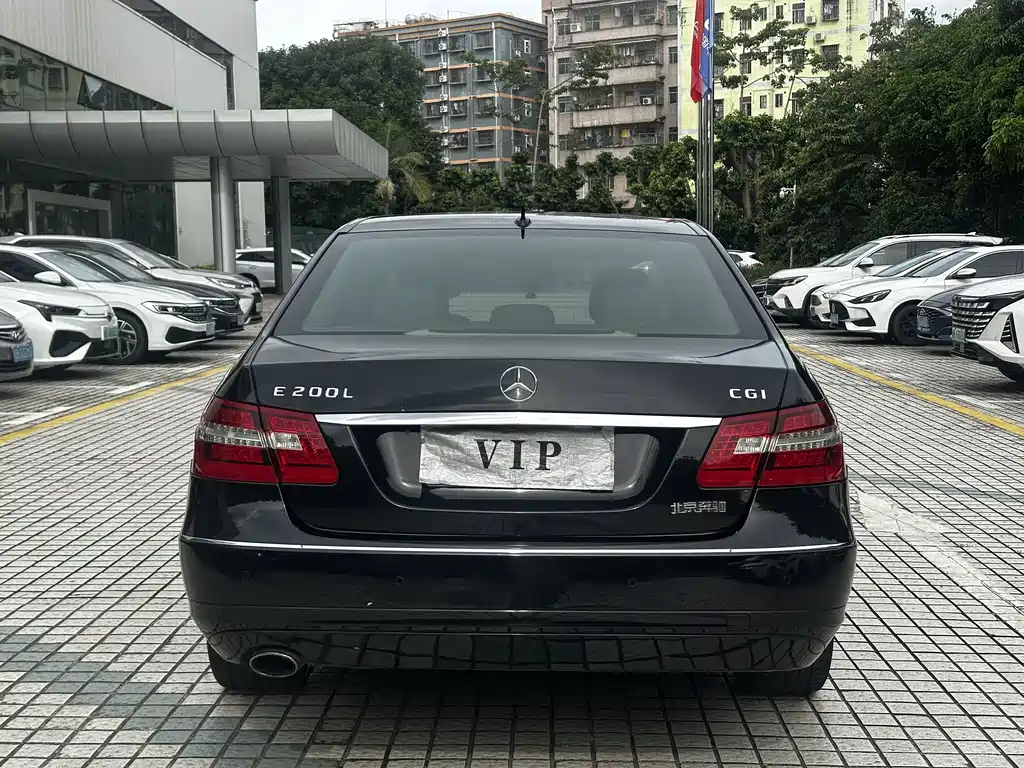 Mercedes-Benz E-Class — миниатюра 4