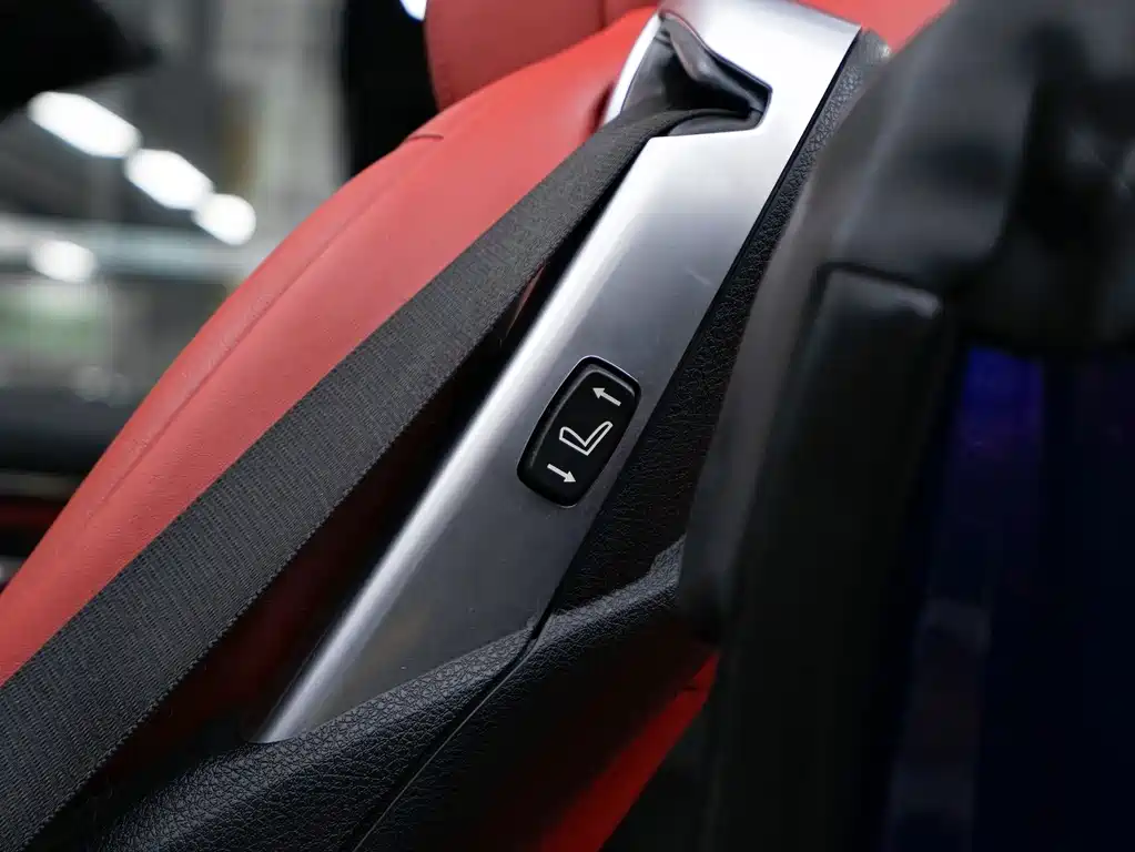BMW M4 — миниатюра 12