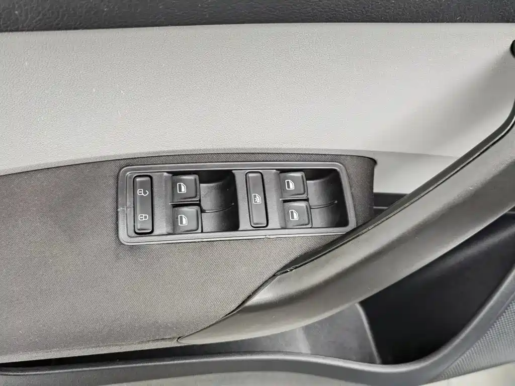 Skoda Rapid — миниатюра 9
