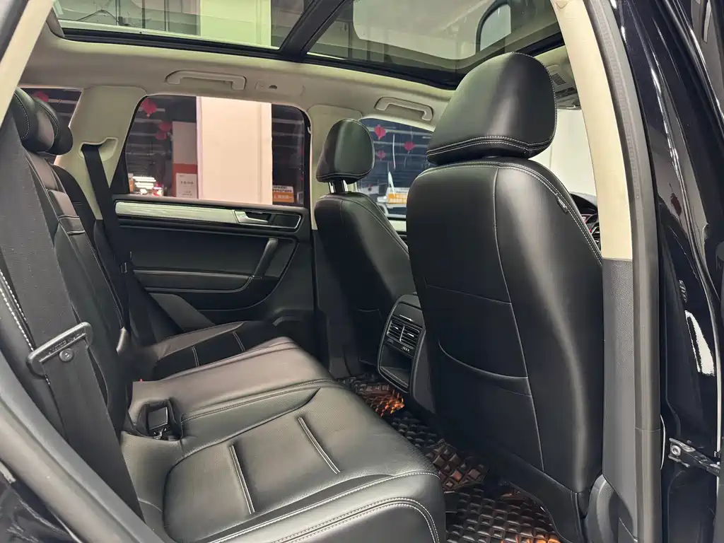 Volkswagen Touareg — миниатюра 14