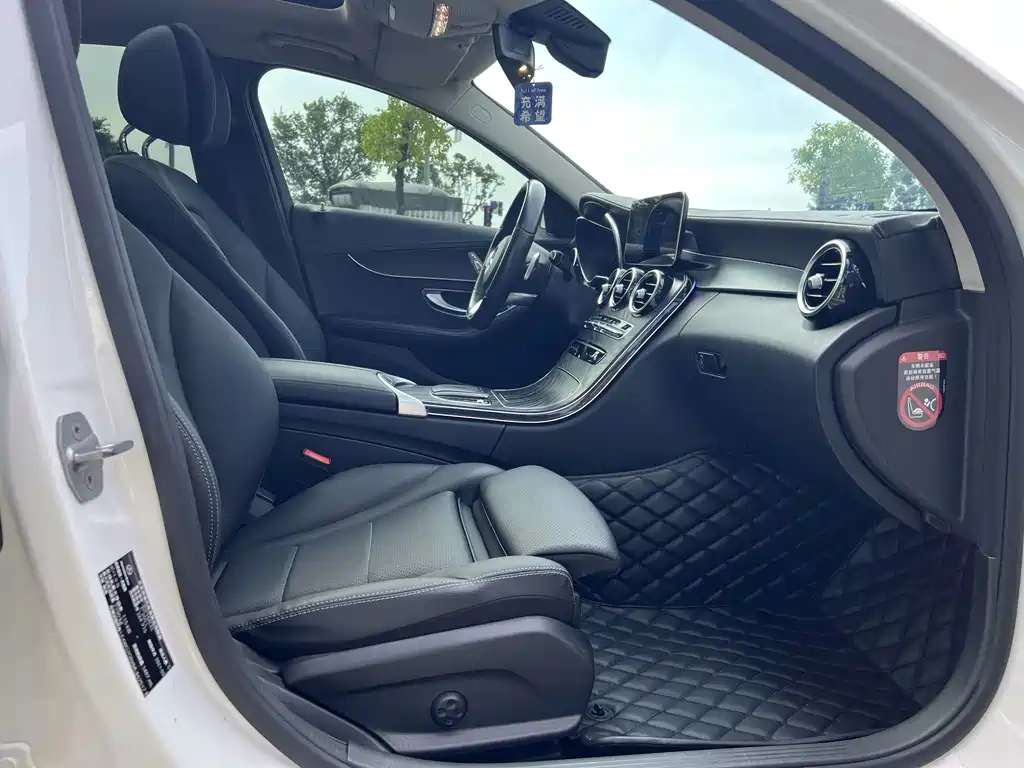 Mercedes-Benz C-Class — миниатюра 10