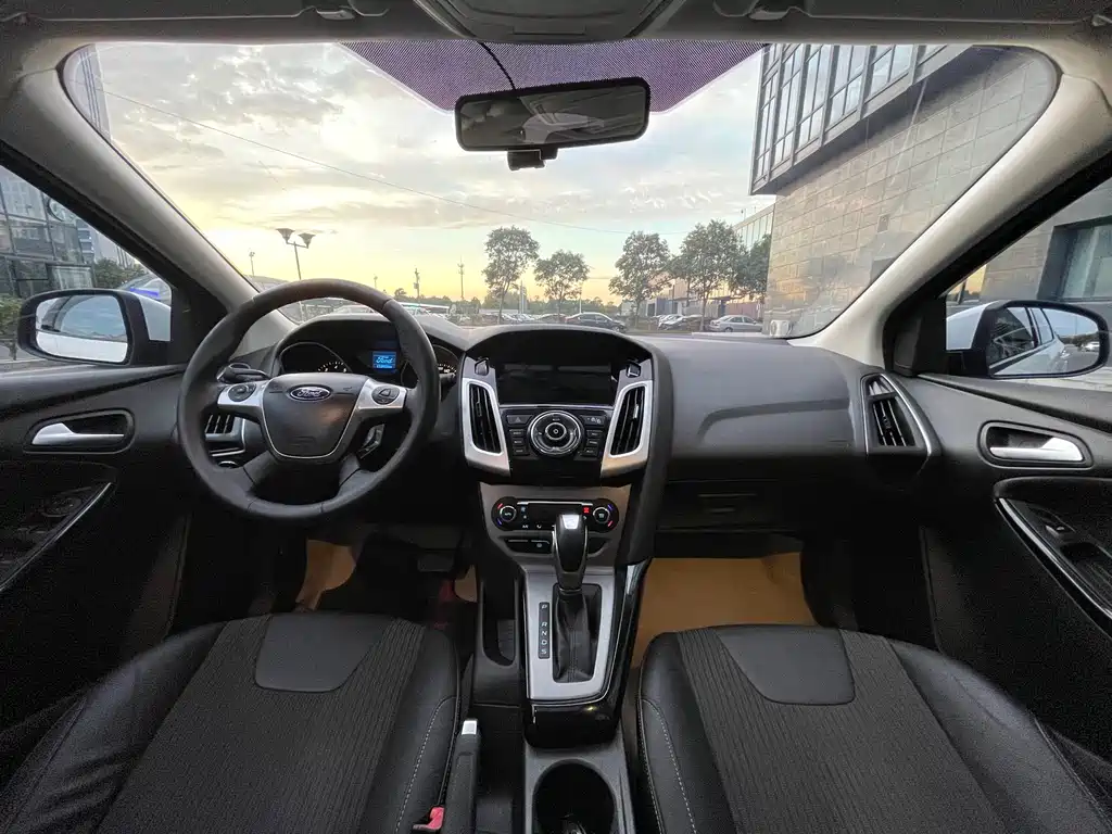 Ford Focus — миниатюра 8