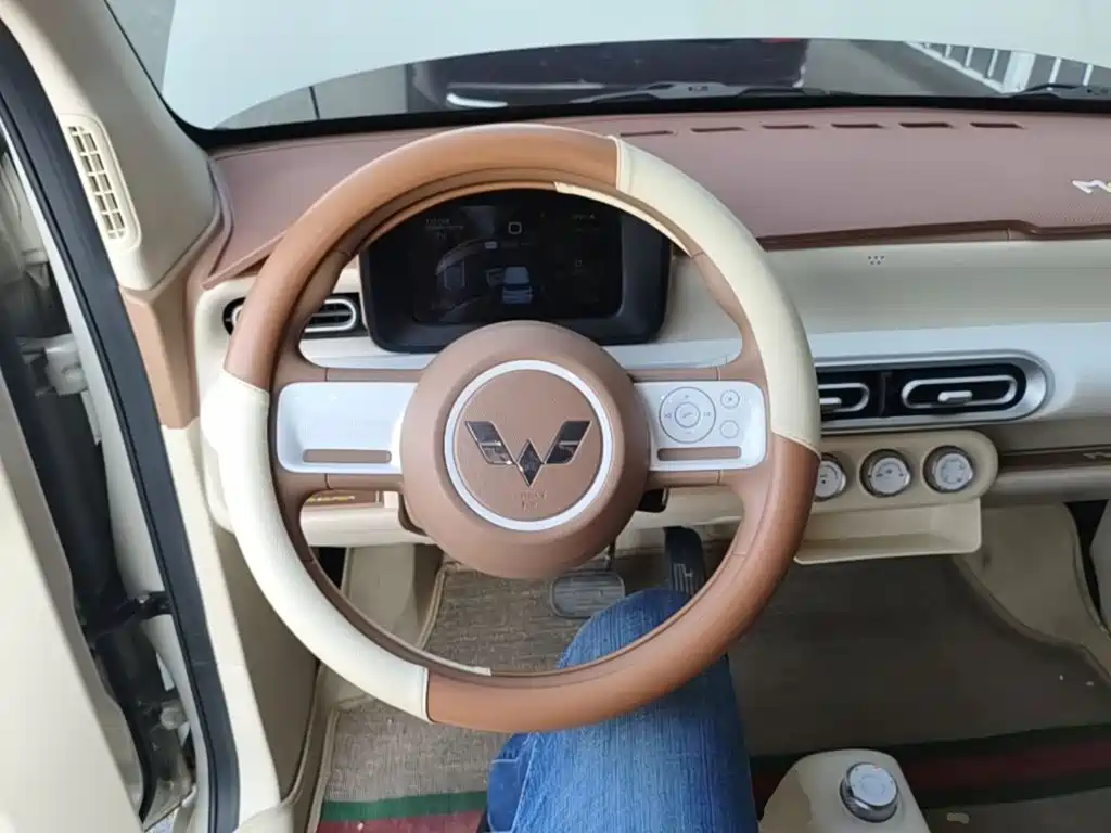 Wuling MINIEV — миниатюра 11