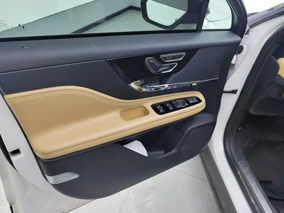 Lincoln Corsair — миниатюра 7
