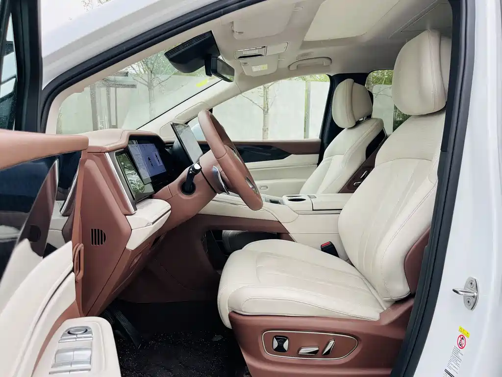 BYD SUMMER