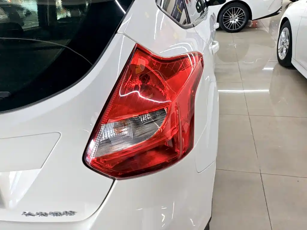 Ford Focus — миниатюра 8